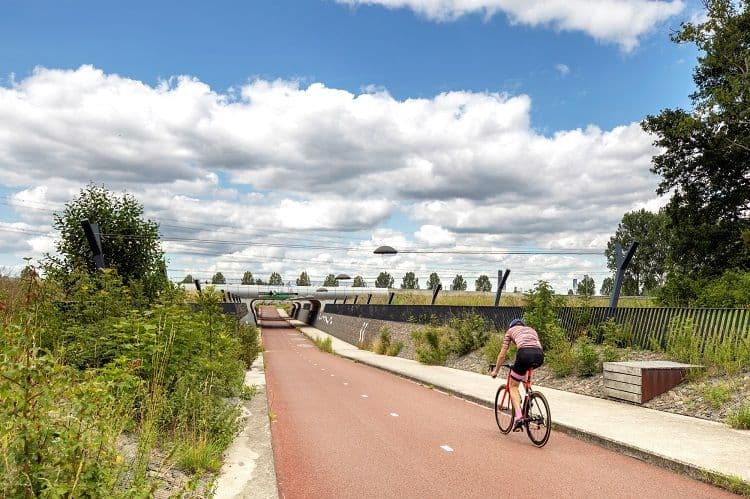 fietser op snelle fietsroute