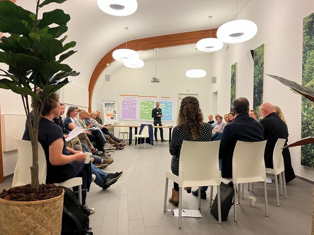 Deelnemers aan het burgerberaad in een deelsessie